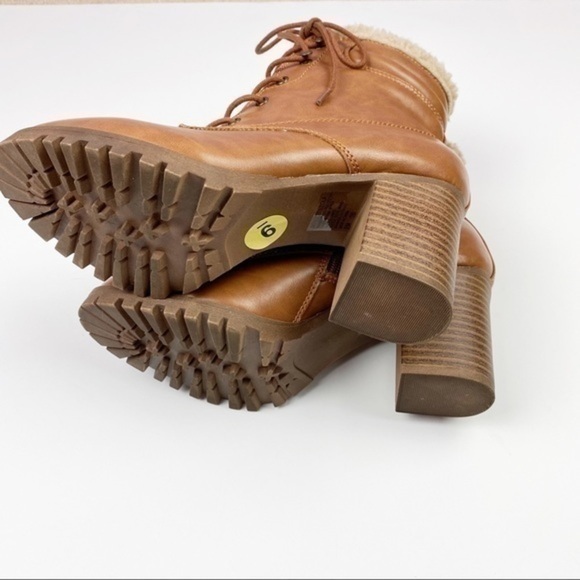 Cognac brown booties with Sherpa lining trim - Picture 14 of 16